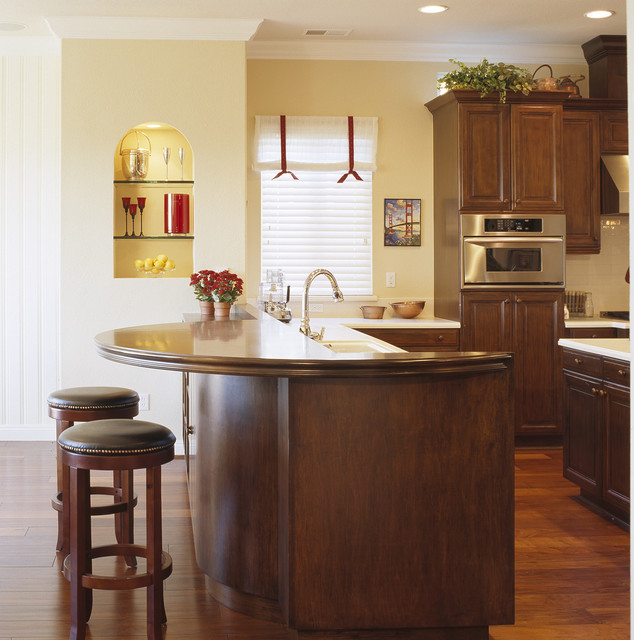 traditional-kitchen-ada-countertops-food-processor-comparison-compliant-faucets-cream-crown-molding-curved-breakfast
